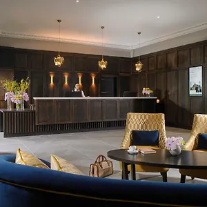 Court & Leisure Centre Otel Carrigaline